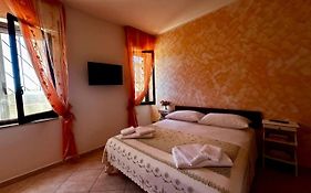 Casa via Appia Scauri - luminosa, grande a 250 m dal mare e dalla stazione ferroviaria